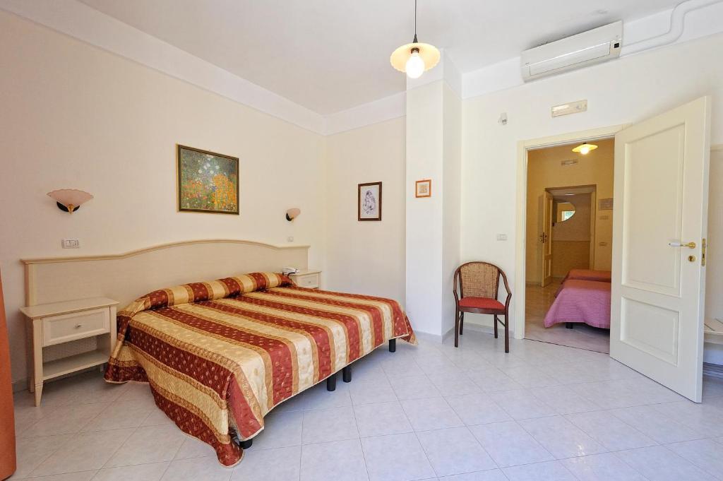 Park Hotel Villa Maria San Menaio Quarto foto